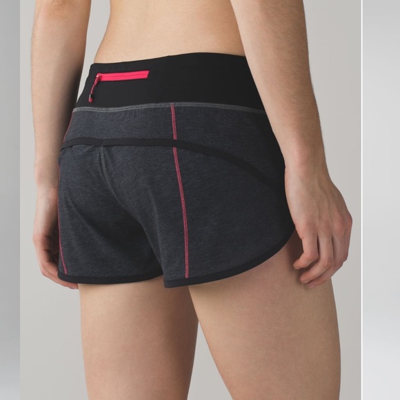 Lululemon Speed Short *4-way Stretch 2.5|| Size 6 - Picture 1 of 7